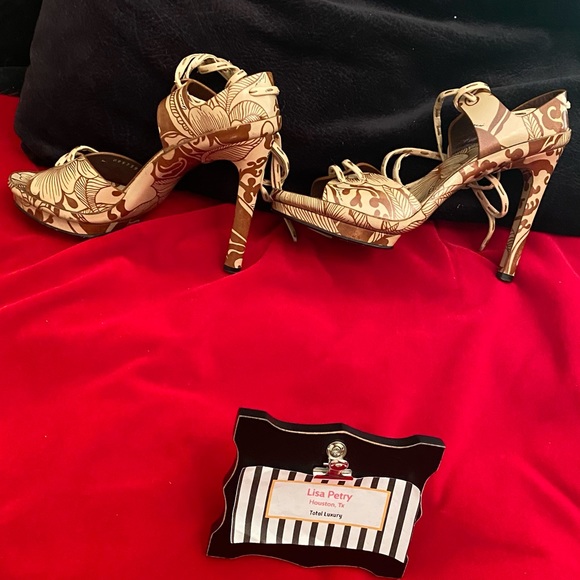 ♥️SOLD♥️Gucci leather sandals in brown/beige - Picture 2 of 13